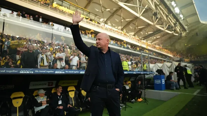 Nikolić magnet za pehare, najbolji je trener Grčke
