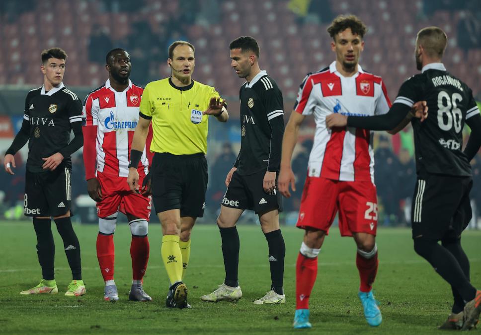 POZNATO KO SUDI 180. VEČITI DERBI: Novosađanin četvrti put na centru! Ovako su prolazili Zvezda i Partizan u prethodna tri meča