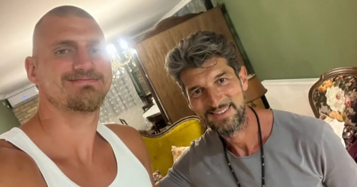 Nikola Jokić otišao kod frizera u Somboru, a ono što mu je ostavio posle šišanja ostavilo ga je bez reči