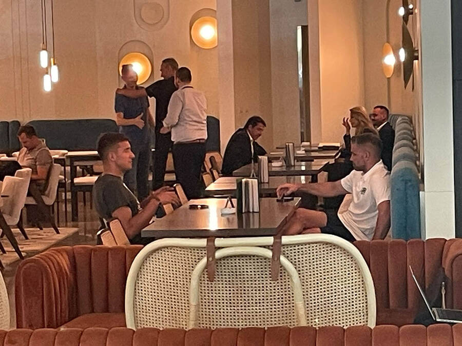 Uslikali smo Bogdana sa selektorom: Nema ga na spisku Srbije, ali tu je sa reprezentacijom