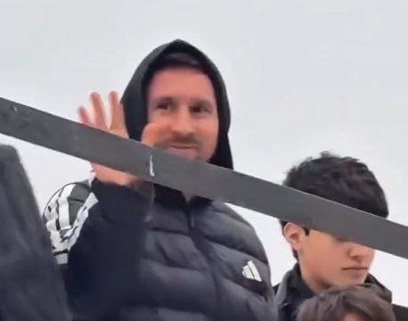 LIONEL MESI PRVI PUT U JAVNOSTI POSLE FINALA MUNDIJALA: Pojavio se na neočekivanom mestu! Pogledajte kako su Argentinci reagovali