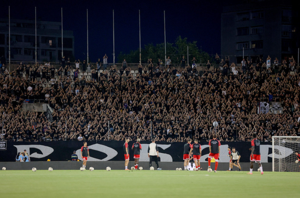 Grobari poslali snažnu poruku upravi: "Ne prihvatamo ostavke, ne damo Partizan!"