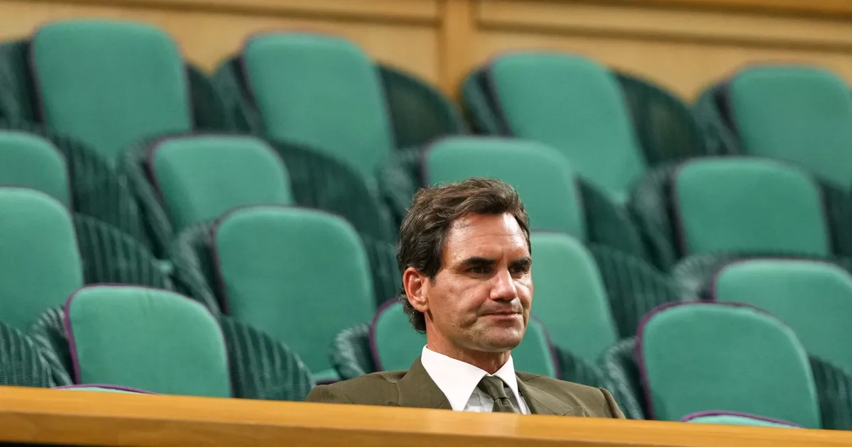 Šta se ovo dešava sa Rodžerom Federerom, fotografija sa Vimbldona iznenadila svet