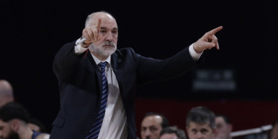 Sreća u nesreći: Efes ima viška novca posle povrede Džejmsa - Traži se NBA pojačanje