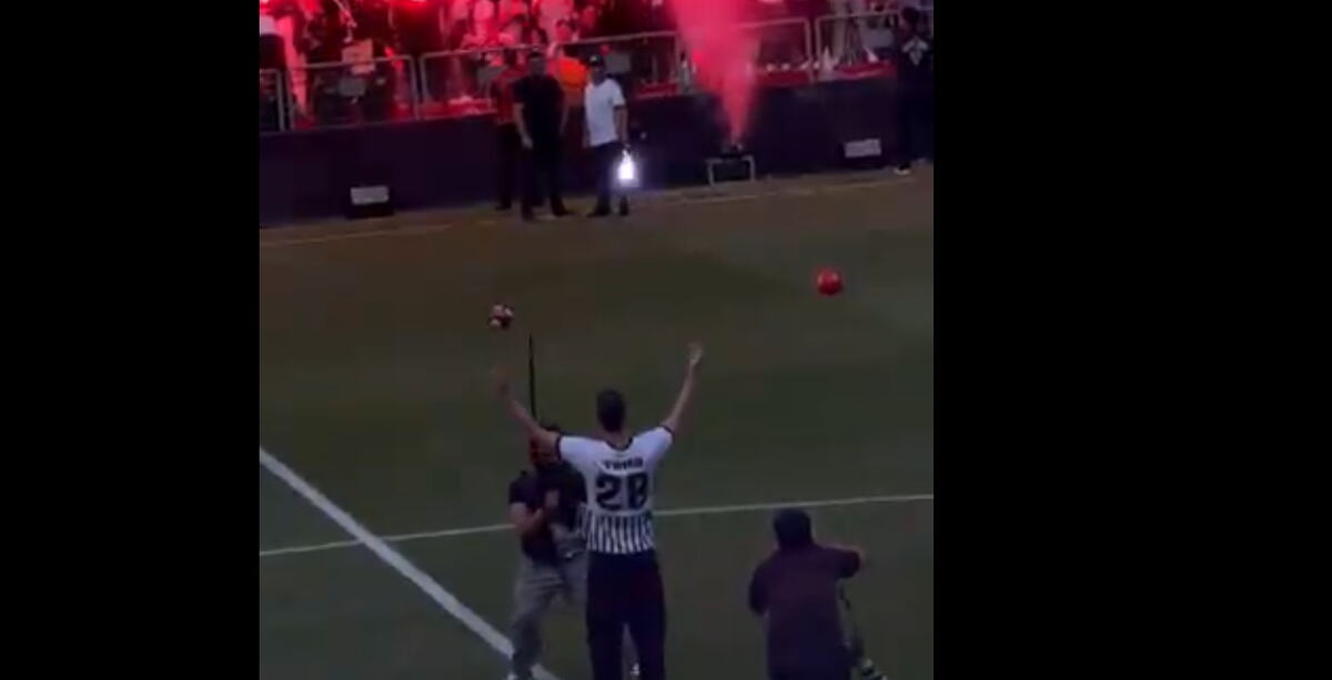 SPEKTAKL U ISTANBULU! Dušan Vlahović "zapalio" među navjačima Bešiktaša! (VIDEO)