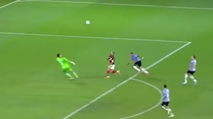 Šta uradi crni čoveče?! Nestvaran kiks golmana odveo Flamengo u polufinale (VIDEO)