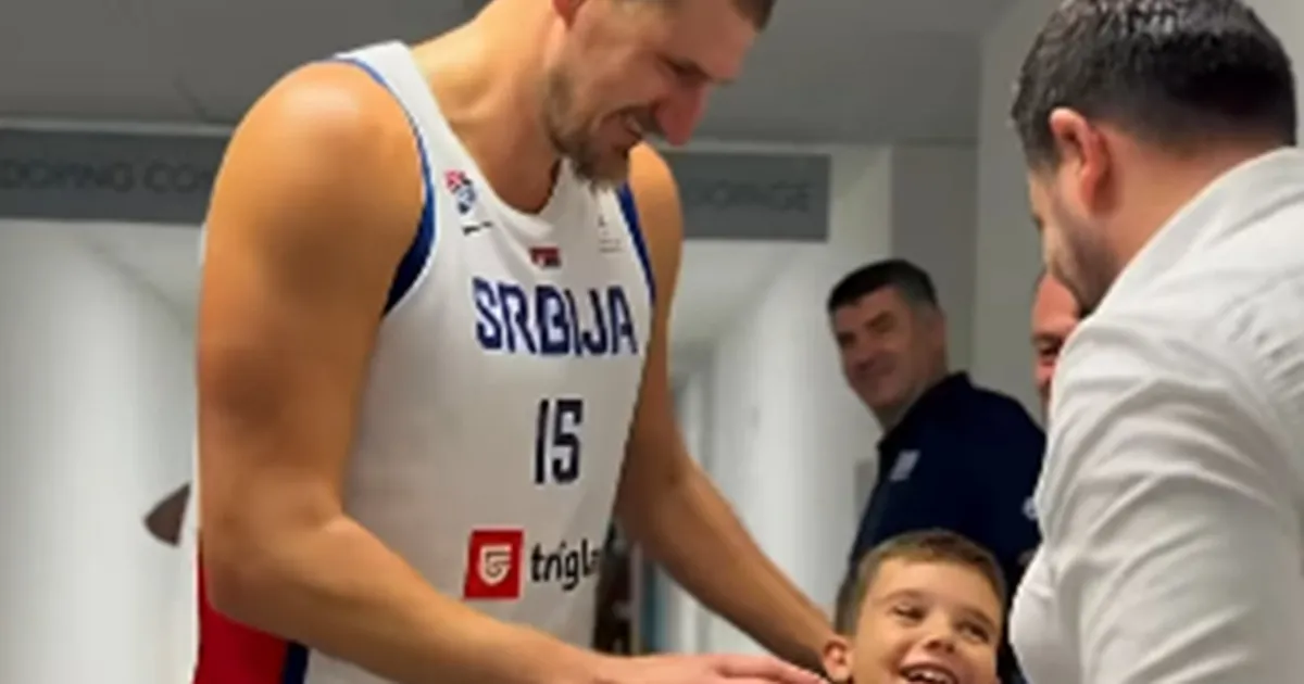 Sin Edina Avdića sačekao Jokića posle meča Srbije, Nikola pokazao kakav je čovek i veličina