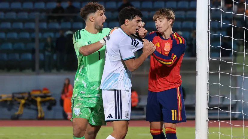 Gubimo 0:12, a sudija nadoknađuje minut... (FOTO)