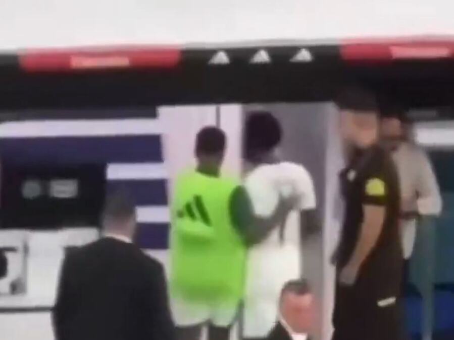 ISPLIVAO SKANDALOZAN SNIMAK IZ TUNELA: Vinisijus isključen pošto je POČUPAO RIVALA! A onda je napravio još veću GLUPOST na putu ka svlačionici