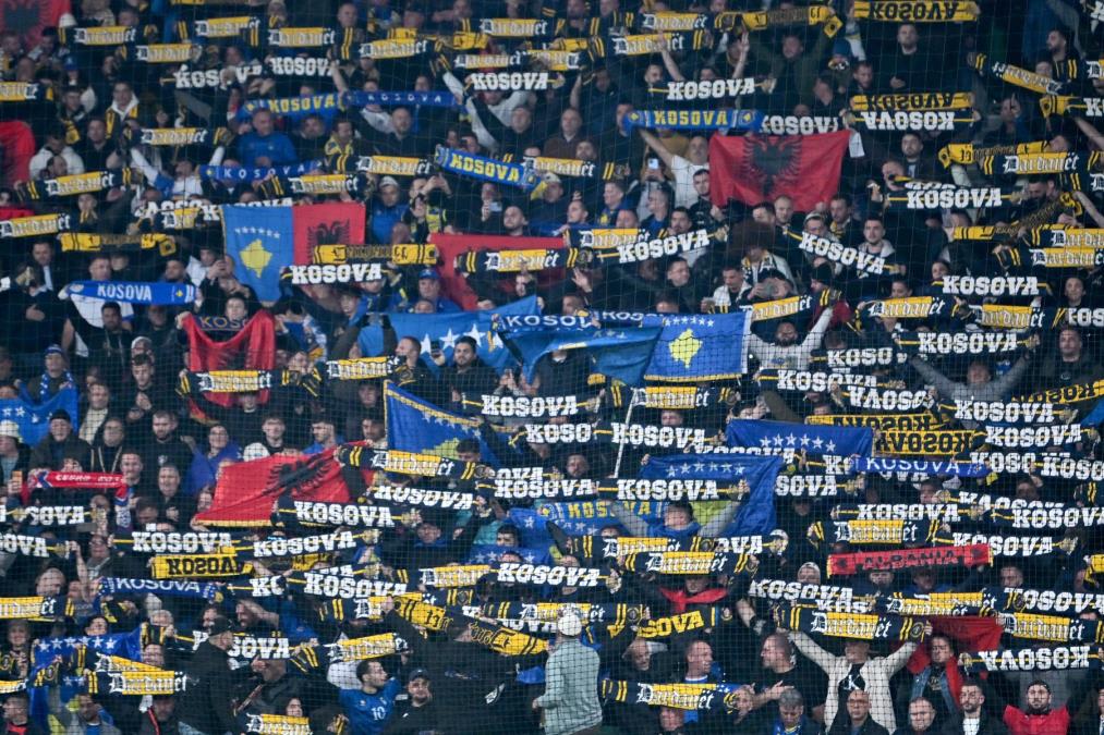 DOLIJALI! UEFA UDARILA PO HRVATSKOJ I TZV. KOSOVU! Stigle žestoke kazne, navijačima preti zabrana!