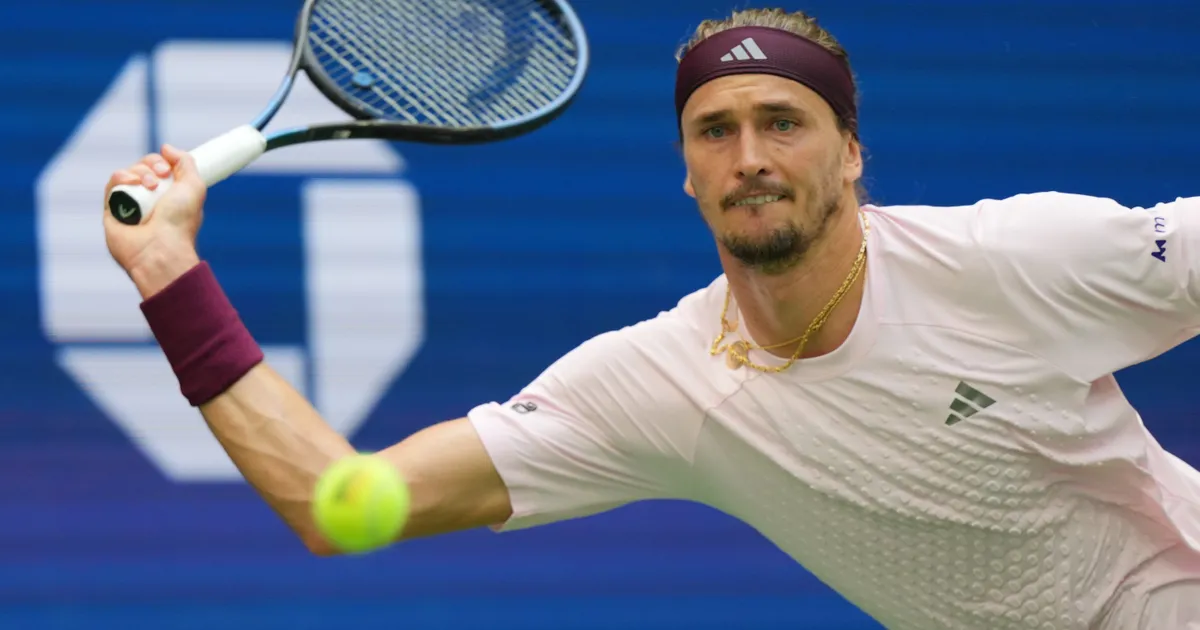 Zverev prvi put posle poraza od Đokovića izašao na teren: Nije se baš dobro zabavio u prvom kolu Šangaja