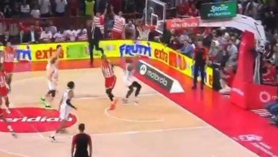 Zvezda dala jedan od najluđih koševa u Evroligi (VIDEO)