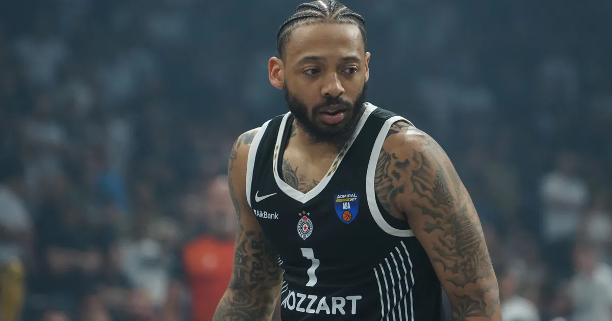 Ovako izgleda tabela Evrolige posle poraza Partizana od Fenerbahčea, crno-beli "potonuli" ispod crte