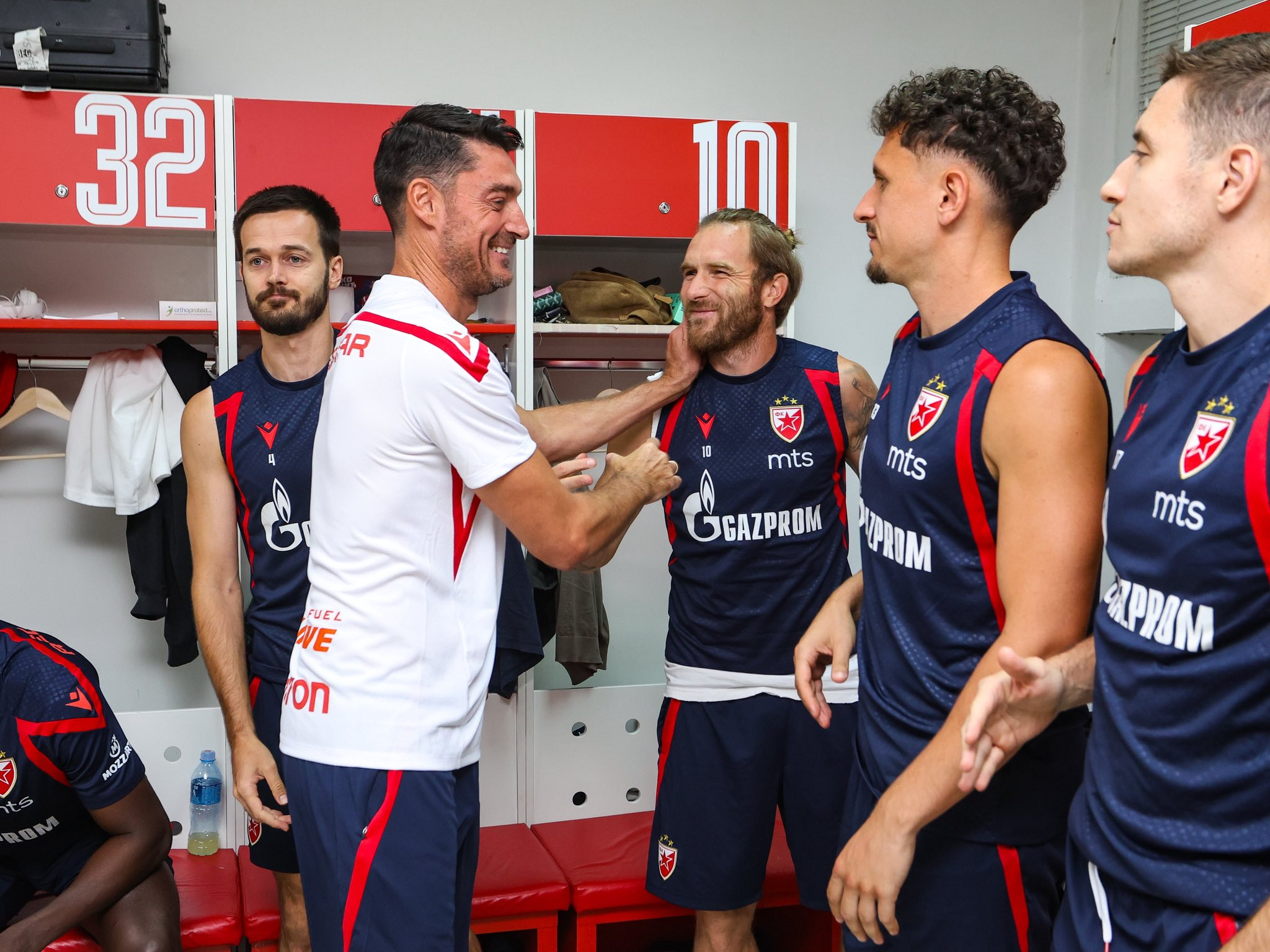 (VIDEO) Prve Rijerine reči igračima Zvezde: "Kao sa devojkom - sve je lepo i novo..."