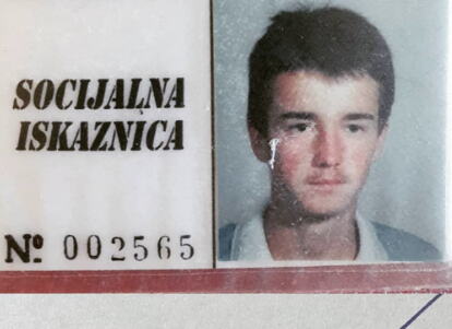 DA LI ZNATE KO JE NA SLICI? Danas je "težak" nekoliko miliona, kao izbeglica je otišao iz Republike Srpske, pa postao TREĆI NA SVETU! FOTO