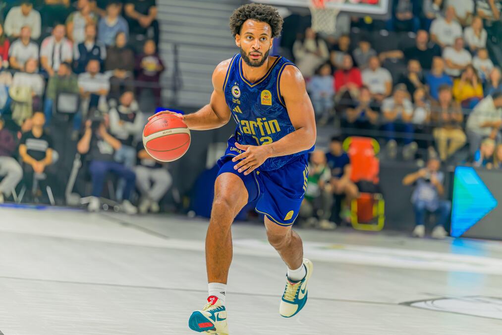 FENERBAHČE SE NAOŠTRIO PRED PARTIZAN: Turski tim ubedljiv protiv Žalgirisa