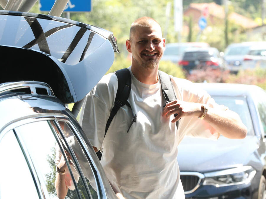 Nikola Jokić nasmejan od uva do uva: Ovako se dolazi na okupljanje Srbije