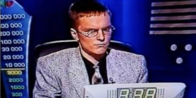 Svi su mu se smejali pre 25 godina, sinoć ih je sve ponizio: Štreber sa naočarima ušao u Ligu šampiona!