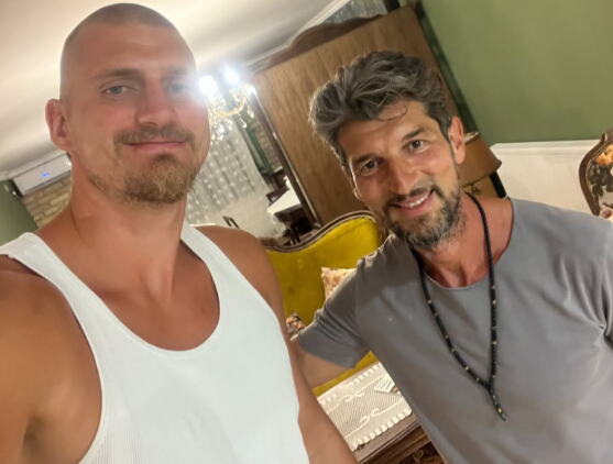 JOKIĆ DOŠAO NA ŠIŠANJE U SOMBORU, A ONDA - POTEZ ZA PAMĆENJE! Frizer ostao bez reči zbog Nikolinog gesta! (FOTO)