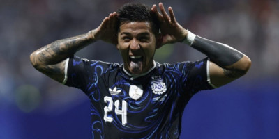 Nacionalni skandal: Englezi udarili na svoje, proslavili gol Argentinca pa se postideli!