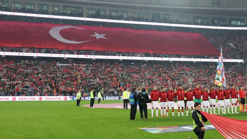 Raspad sistema u Turskoj: Navijači tražili ostavku predsednika FS, on napustio stadion