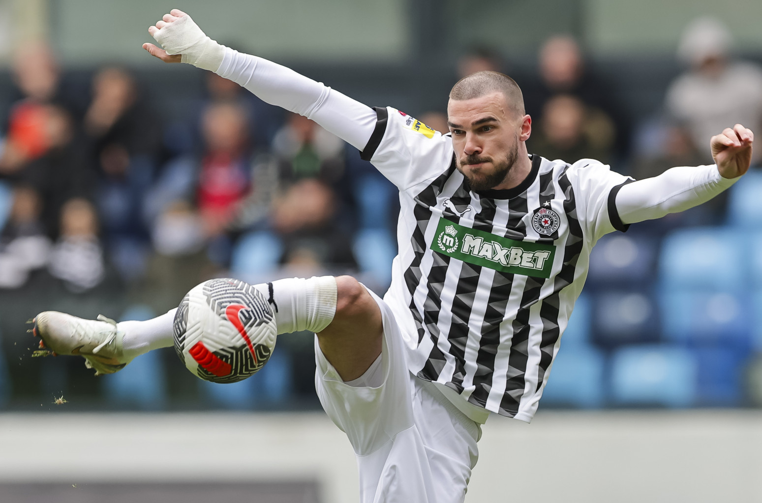 Partizan prodao Mujakića i oslobodio se ogromne plate