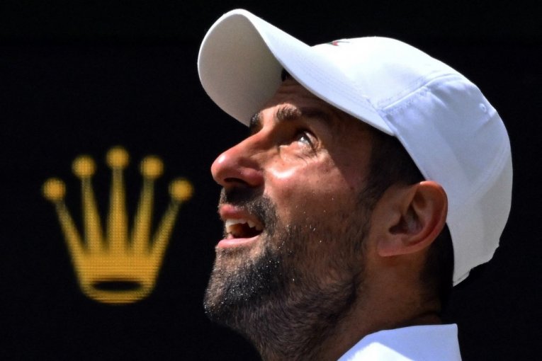 NOVAK ĐOKOVIĆ DOBIO LOŠE VESTI! Ovo nije želeo da čuje pred ključni meč na Vimbldonu!