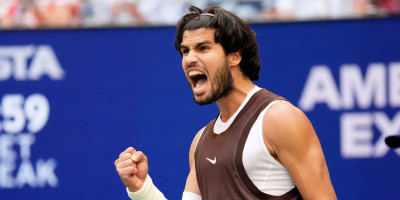 Bio je gotov, a onda je Alkaraz uradio ovo! Španac u četvrtfinalu ATP turnira u Tokiju