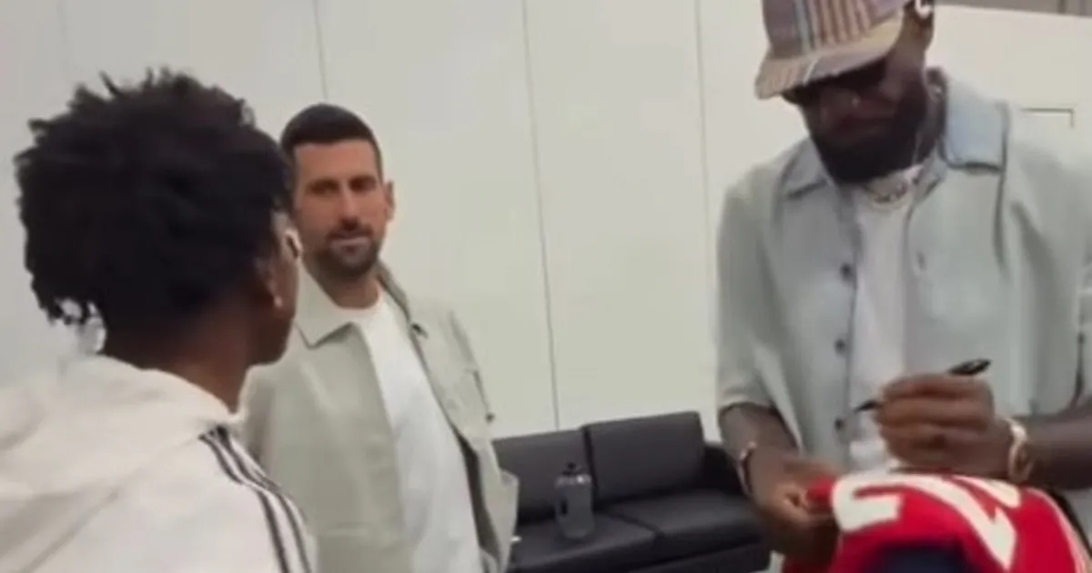 Novak Đoković sreo najpoznatijeg Jutjubera, pa ga "prostrelio" pitanjem: "Opet ćeš to da uradiš, zar ne?"