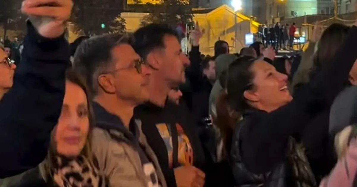 Još jedna legenda srpskog sporta slavi pobedu studenata na Slaviji! Zajedno je sa suprugom i decom