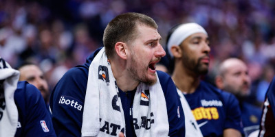 Šta ovo radi Denver?! Ništa, sedi skrštenih ruku i rasipa se: Još jedan as napušta Jokića?