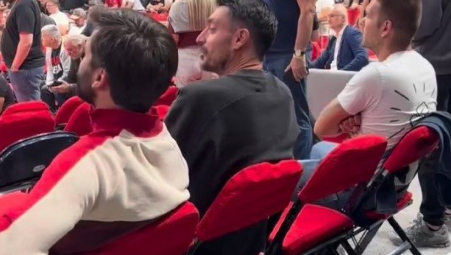 Zvezda ima specijalnog navijača u Areni! Rijera došao da podrži sunarodnika!