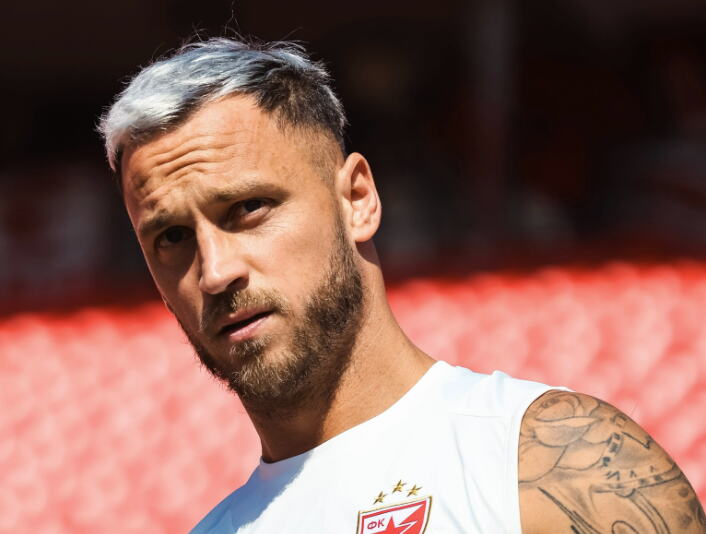 ARNAUTOVIĆ BIO NA IZLAZNIM VRATIMA MARAKANE, JEDAN ČOVEK GA SPASIO! Ekskluzivno: Otkrivamo šta se dešavalo u Zvezdi poslednjeg dana prelaznog roka...