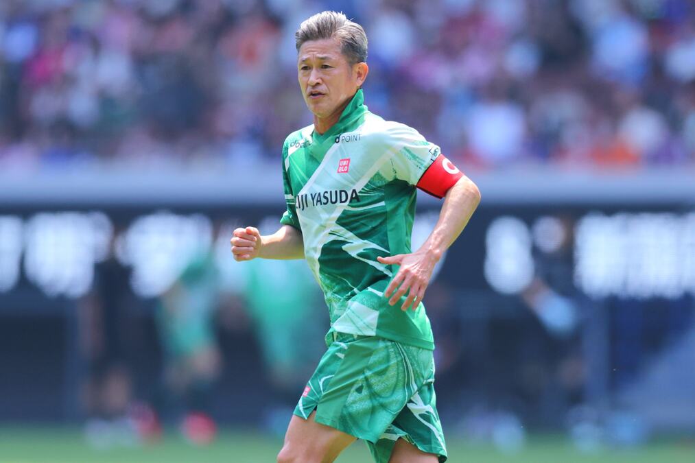NAJSTARIJI PROFESIONALNI FUDBALER NA SVETU POSTIGAO GOL! Dekica pravi čuda četiri decenije nakon što je započeo karijeru!