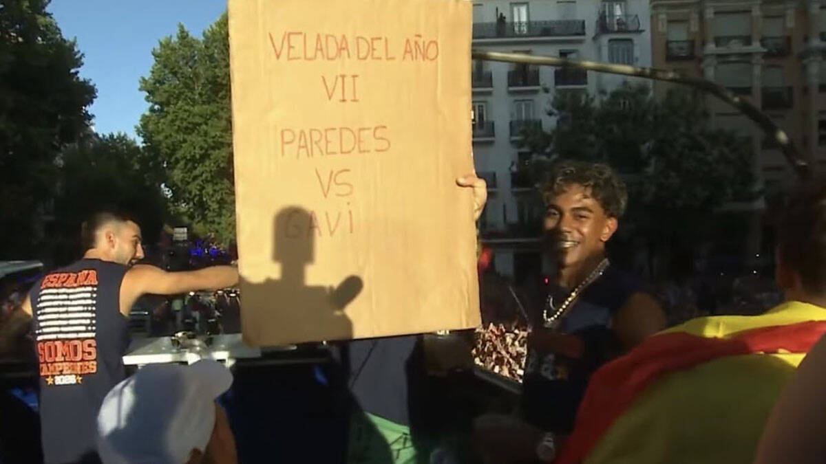 Lamin Jamal usred proslave uzeo transparent u ruke: Najavio tuču saigrača i naprljavijeg igrača Mundijala