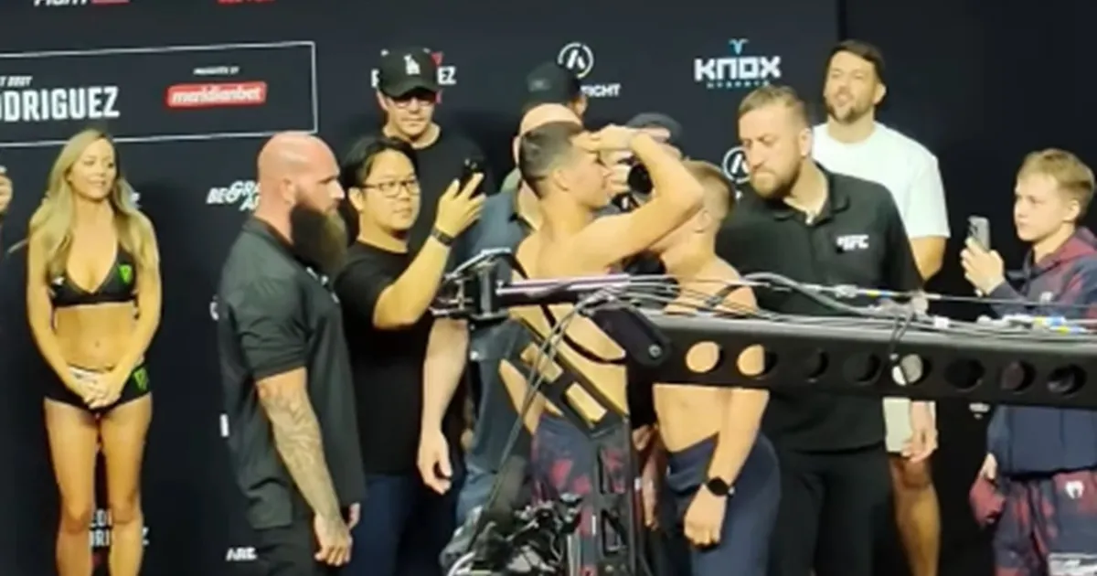 Borislav Nikolić "pecnuo" rivala zbog visine pred UFC spektakl, zbog ovoga se i publika u Areni nasmejala