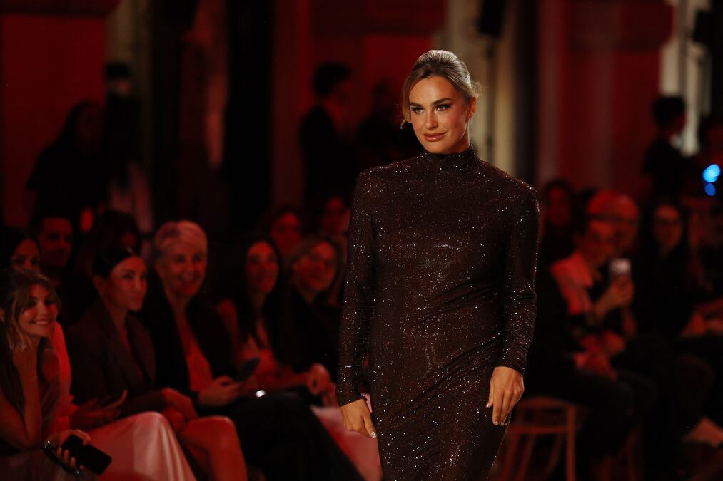 SABALENKA ZABLISTALA U NOVOJ ULOZI! Prošetala pistom i napravila ŠOU, a snimak sa RONALDOVOM BIVŠOM zapalio mreže! (VIDEO)