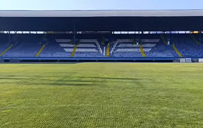 DERBI ODLOŽEN ZBOG NJIH: Pogledajte kako izgleda teren na Grbavici posle koncerta Prodidžija
