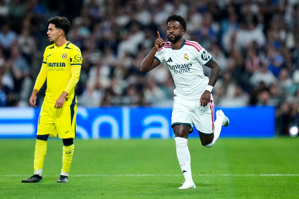 NEVEROVATAN HAOS NA BERNABEU: Vinisijusu poništen gol, pa dobio direktan crveni karton zbog poteza koji je šokirao sve!