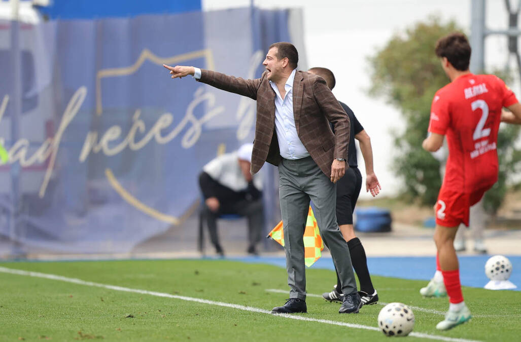 Lalatović se porazom vratio u Superligu: Presudili mu crveni karton i dvojica stranaca