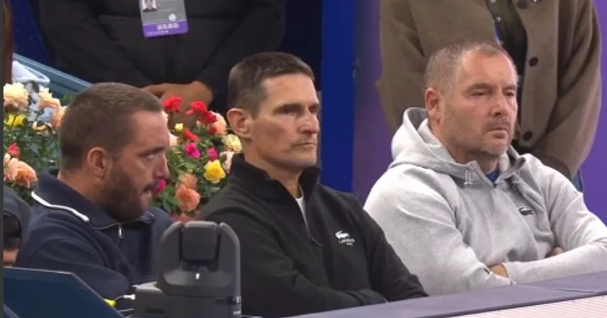 Ko se sve nalazi u boksu Novaka Đokovića, poznati Hrvat uz Srbina, Troicki predvodi tim