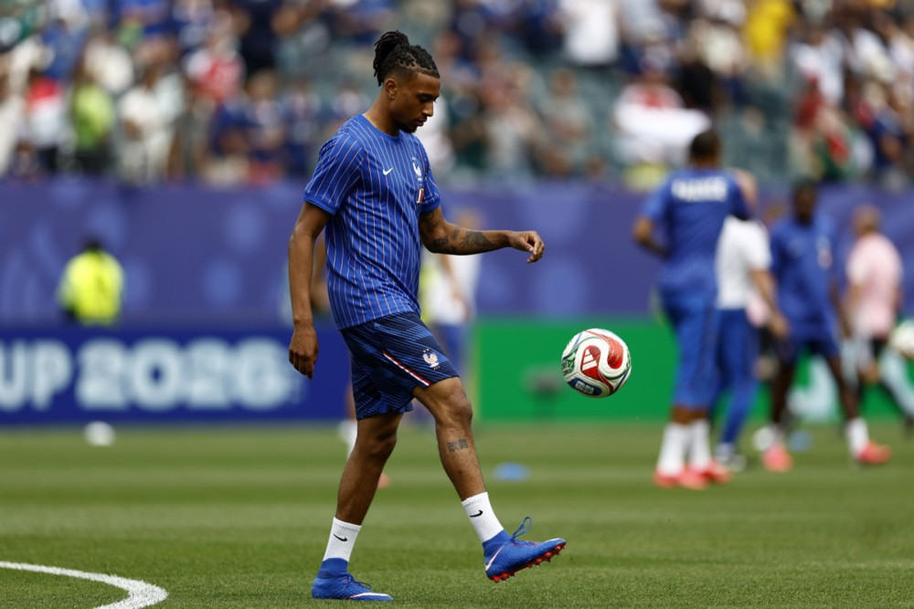 Olise i Bajern žele sastanak, razlog je - Real Madrid?