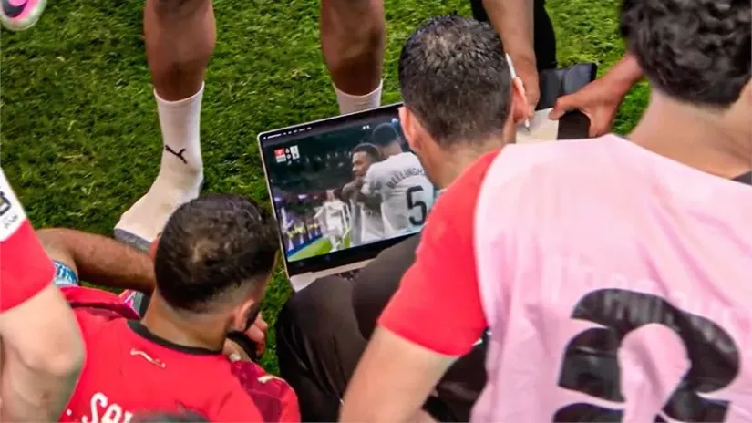 Okupite se oko laptopa, sada ćemo pogledati penal Embapea i proći Australiju (VIDEO)