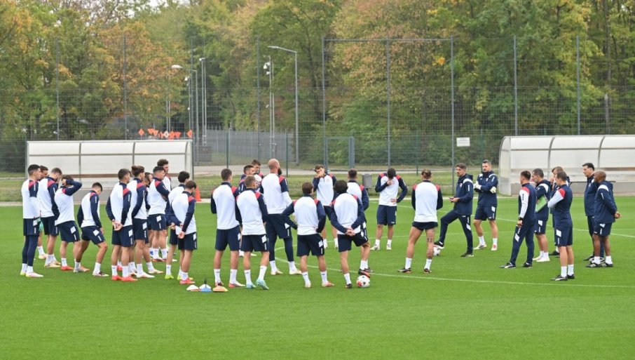 Osmesi u Minhenu pred put u Ajndhoven: Orlovi odradili poslednji trening i nadaju se čudu (FOTO)