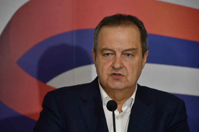"SRBIJA JE PONOSNA NA VAS": Ivica Dačić čestitao mladim košarkašima srebrnu medalju na Svetskom prvenstvu! (FOTO)