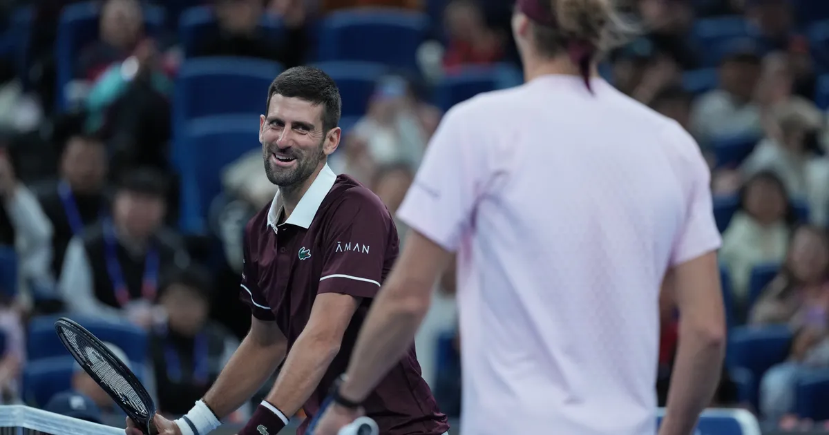 Zverev žestoko pomogao Đokoviću i plasirao se u polufinale Šangaja: Novak je u igri za završni Masters!