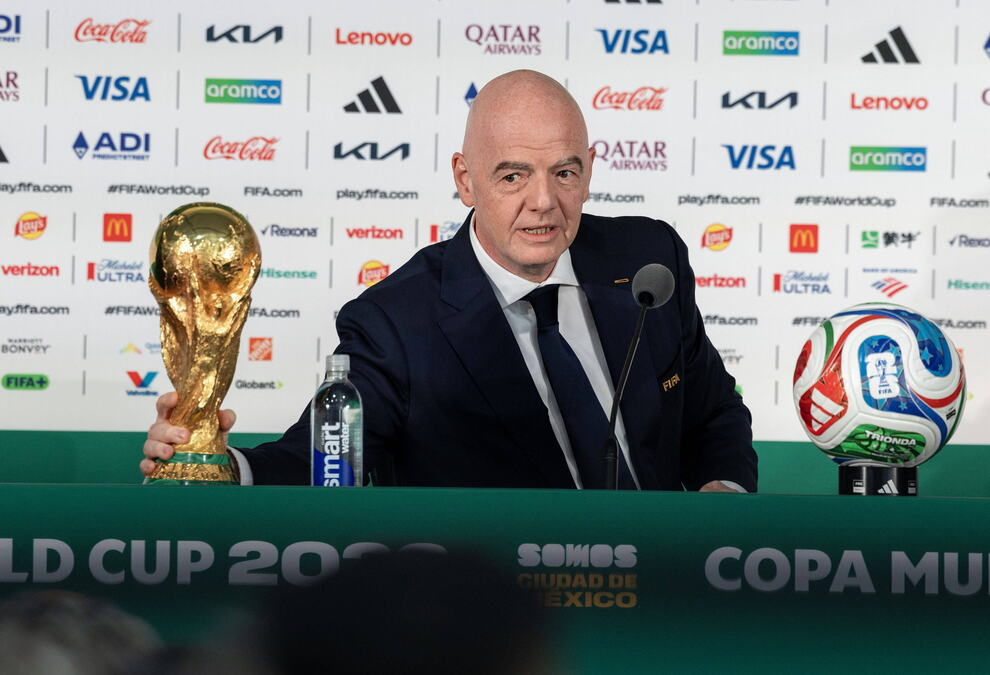 INFANTINO POVUKAO POTEZ KOJI JE ZAPALIO SVET! Sramnom ucenom priterao saveze uz zid - podržite prodaju Mundijala, ili ostajete bez miliona! Dao BEZOBRAZAN ROK!