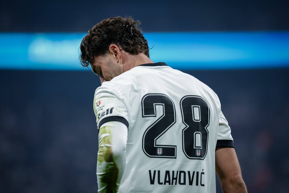 GOSPODO, NE VALJA VAM VLAHOVIĆ, A?! Srbin rešeta u Bešiktašu, a Juve se raspada! Stara dama SKUPO PLAĆA SVOJE ODLUKE!