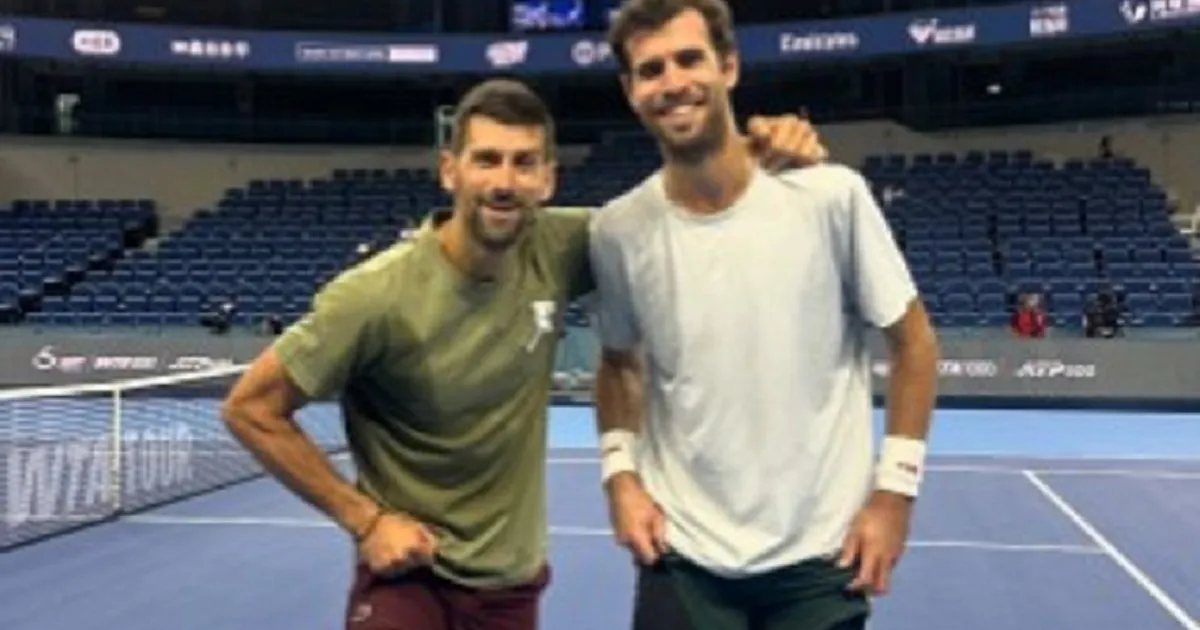 Novak Đoković pokazao mišiće sa poznatim teniserom: "Skoro da možemo da igramo kao Roberto Karlos"