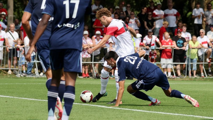 JOVANOVIĆ SE OZBILjNO NAMEĆE: Srpski fudbaler opet strelac za Štutgart (FOTO)